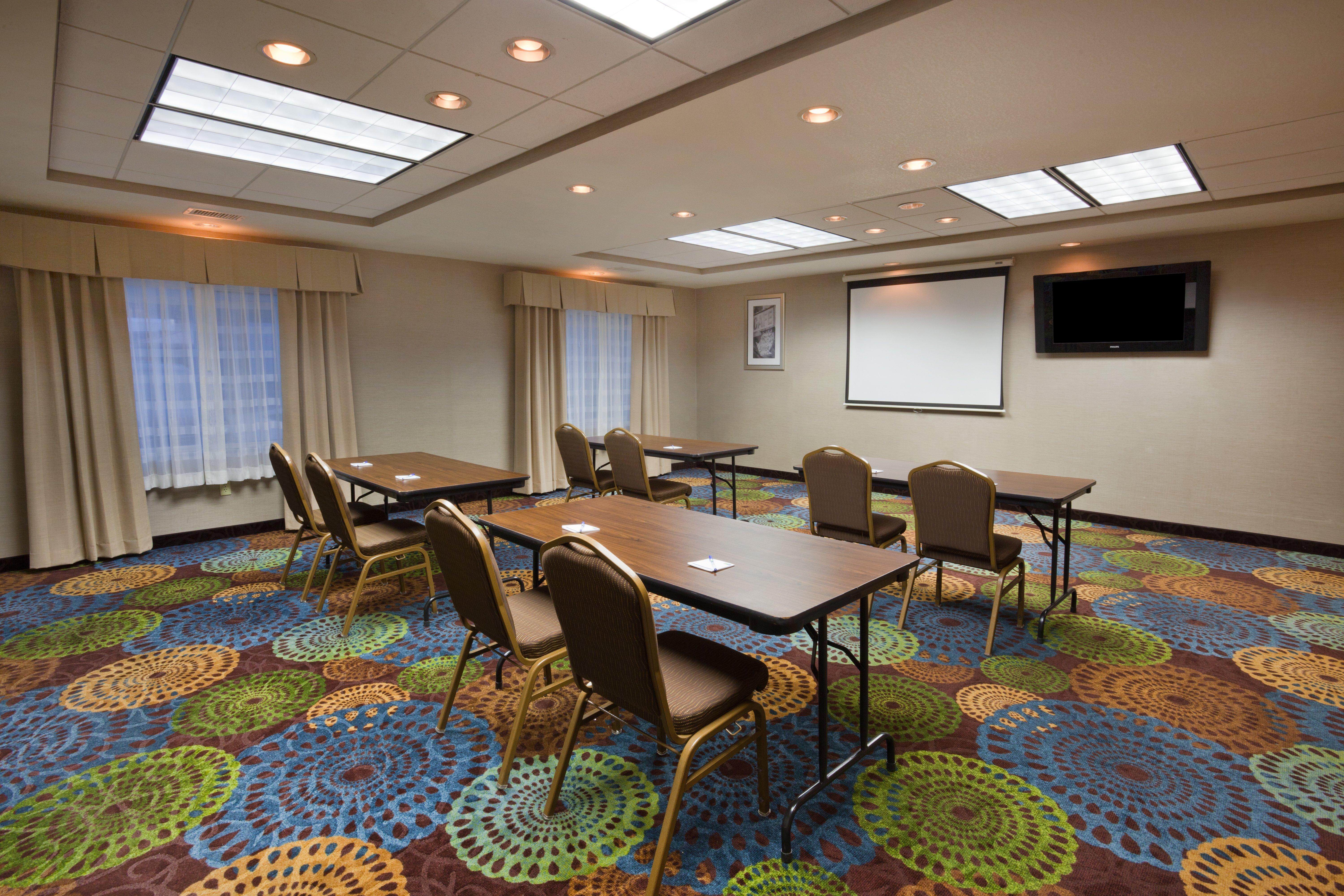 Holiday Inn Express & Suites Aberdeen By Ihg Екстериор снимка