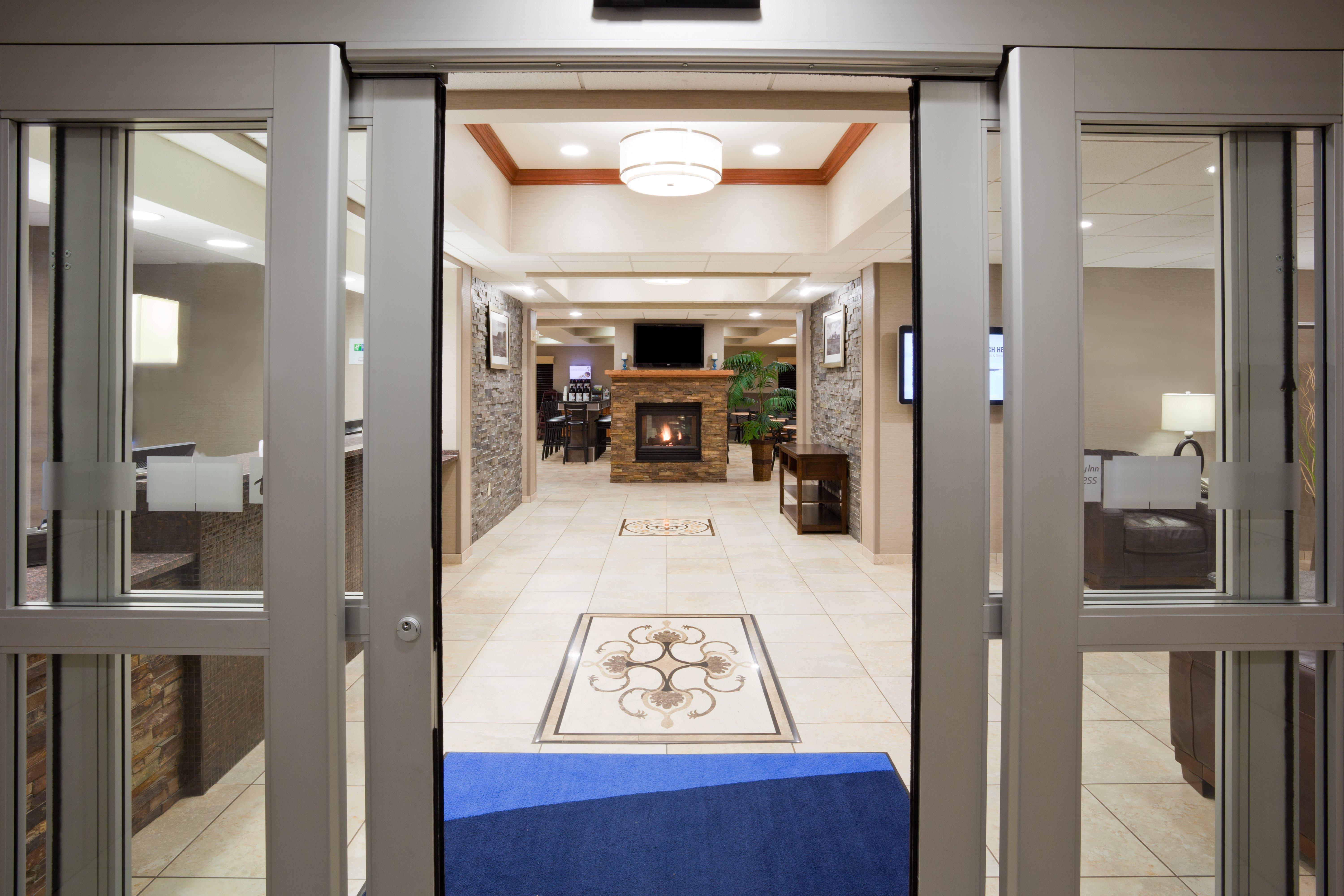 Holiday Inn Express & Suites Aberdeen By Ihg Екстериор снимка